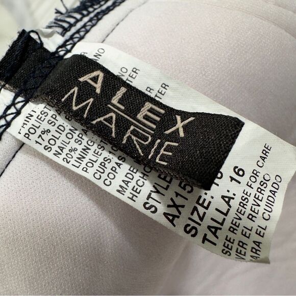 ALEX MARIE FLORAL WIRELESS TANKINI‎ TOP 16 PLUS SIZE - Picture 4 of 7